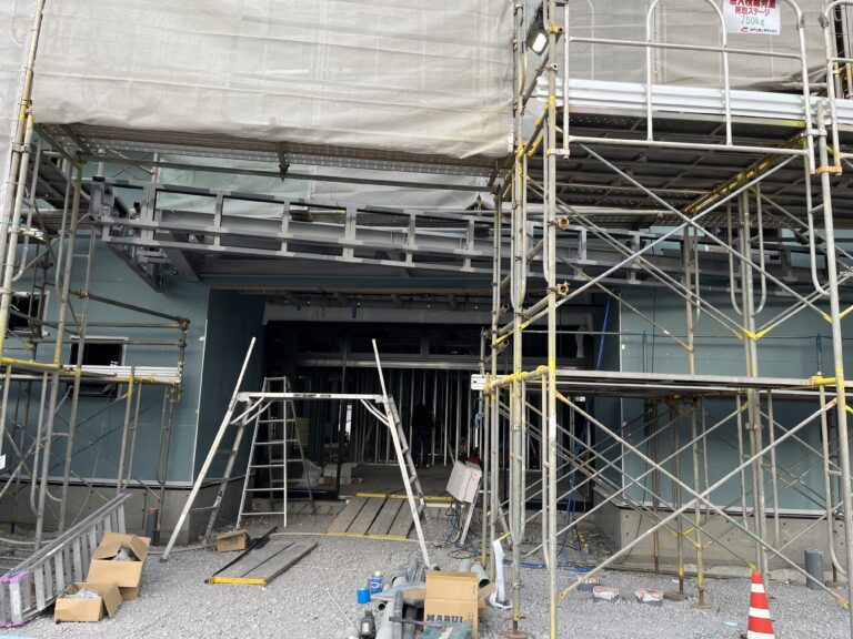 室内の区切りが見えてきました！